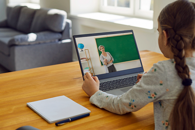 Lębork otrzymał grant 670 tys. zł na zakup komputerów i tabletów