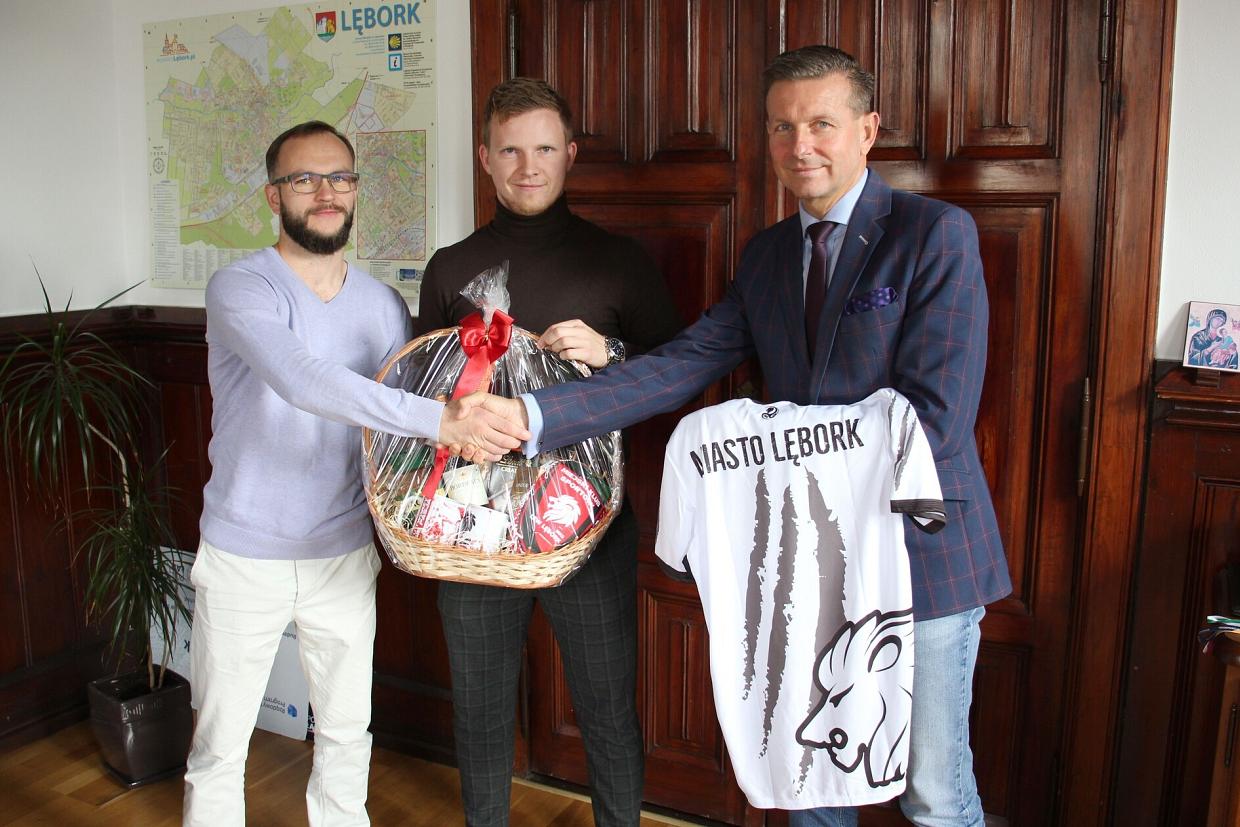 MKS Lew Lębork z wizytą w ratuszu