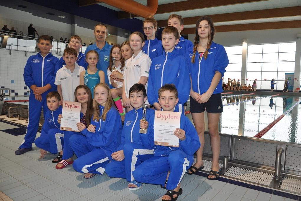 Pływacy Szkoły Podstawowej nr 3 w Lęborku zajęli I miejsce w Gdyni