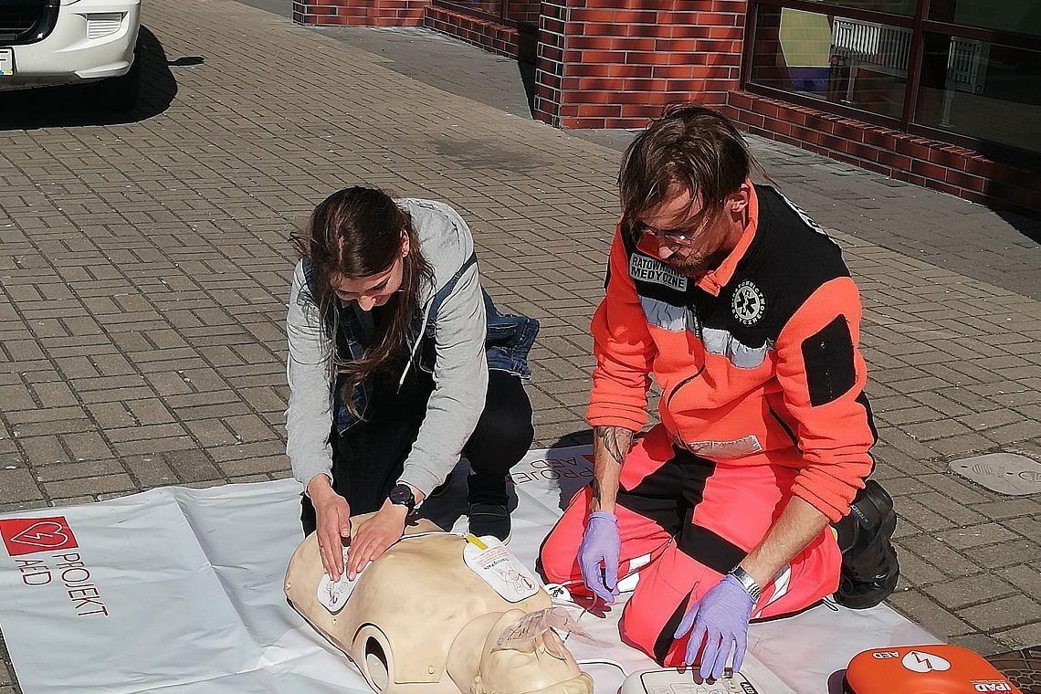 Szkolenie z zakresu udzielania pierwszej pomocy z użyciem defibrylatora AED