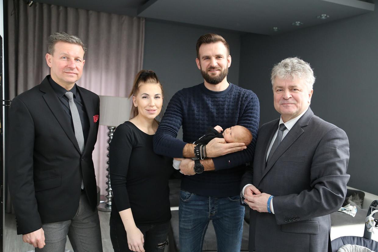 Wizyta u pierwszego urodzonego w tym roku lęborczanina