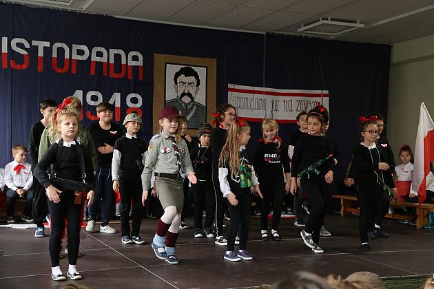 Uczniowie SJSP LTO uczcili rocznicę Niepodległości