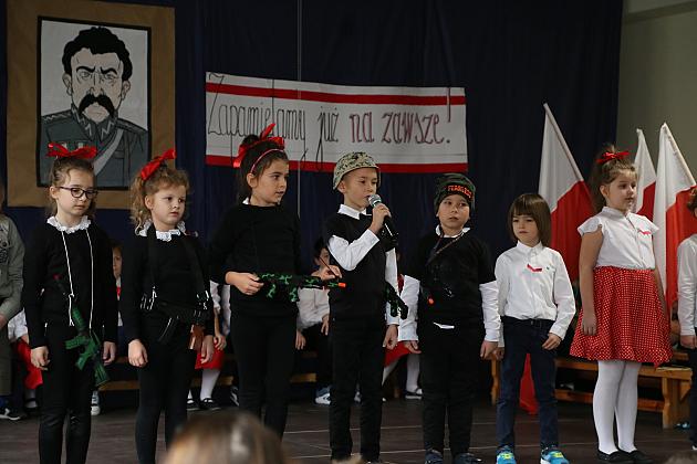 Uczniowie SJSP LTO uczcili rocznicę Niepodległości