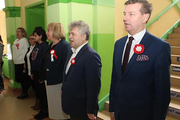 Razem zaśpiewali wszystkie zwrotki Mazurka Dąbrowskiego