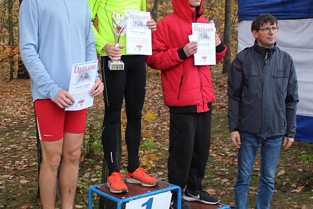 Indywidualne Biegi Przełajowe z okazji Święta Niepodległości w strugach deszczu