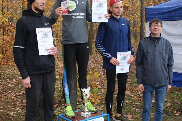 Indywidualne Biegi Przełajowe z okazji Święta Niepodległości w strugach deszczu