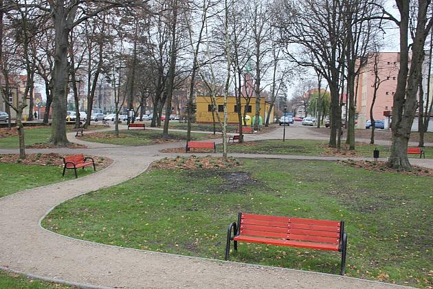 „Mini Park” nad rzeką Łebą zmienił oblicze