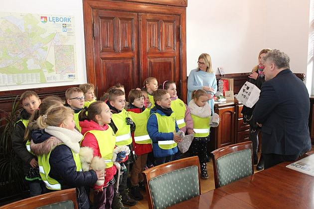 Świąteczna wizyta przedszkolaków z „Jedynki”