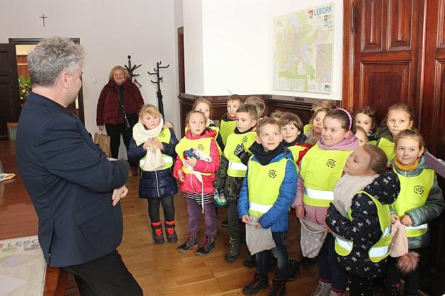 Świąteczna wizyta przedszkolaków z „Jedynki”