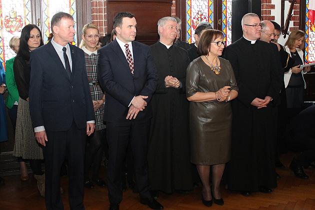 Biskup Ryszard Kasyna z kolędą w ratuszu