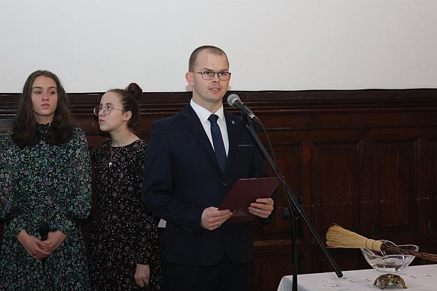 Biskup Ryszard Kasyna z kolędą w ratuszu