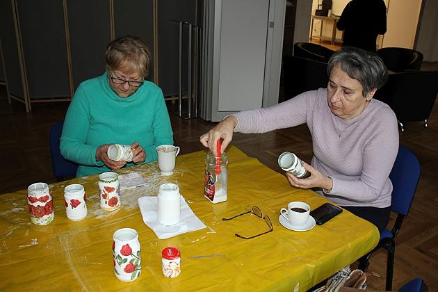 Aktywni seniorzy w Klubie Osiedlowym BAZA