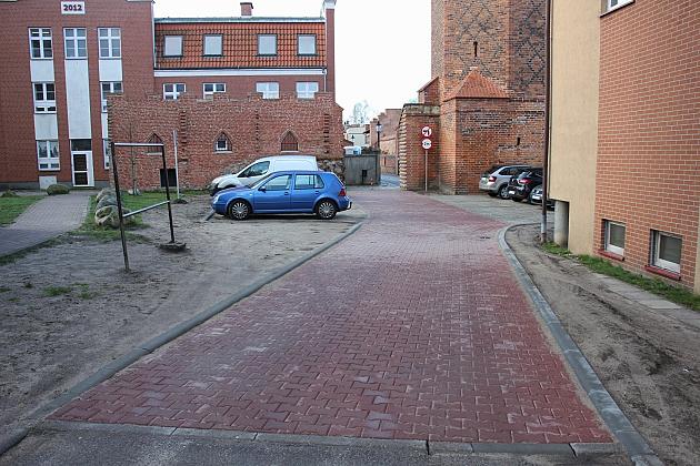 Udrożniony przejazd i parking przy szkole nr 3