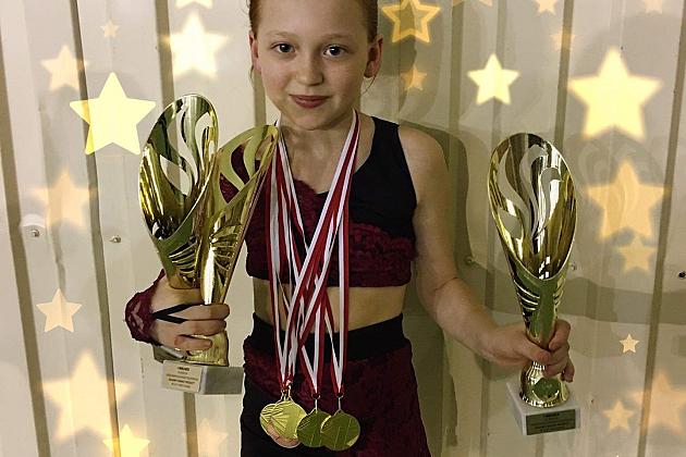 Medale i puchary dla tancerek z SP 8