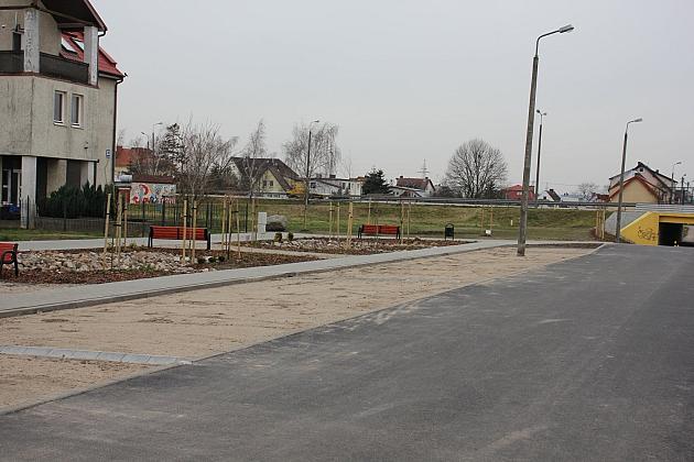 Nowy asfalt i 50 miejsc parkingowych przy Olimpijczyków