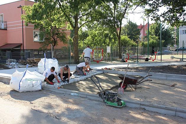 Za komendą straży pożarnej powstaje nowy obiekt rekreacyjno-sportowy