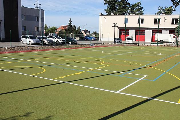 Za komendą straży pożarnej powstaje nowy obiekt rekreacyjno-sportowy