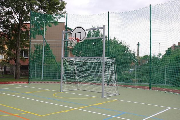 Nowe boisko czeka na małych i dużych