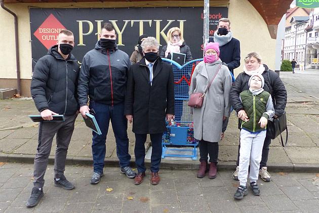 Serce na plastikowe nakrętki stanęło przy Staromiejskiej