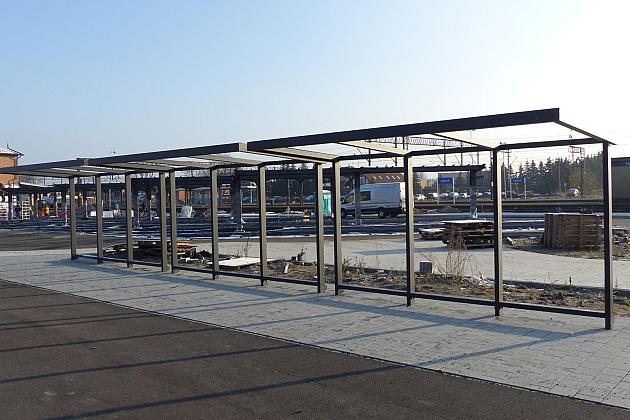 Stawiają wiaty na Lęborskim Węźle Przesiadkowym