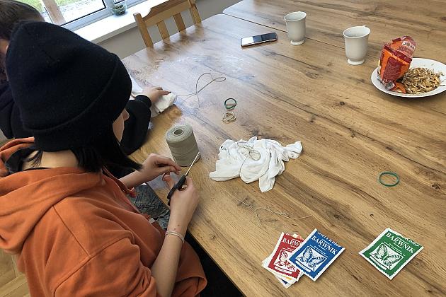 Kolorowe zajęcia ze streetworkerkami