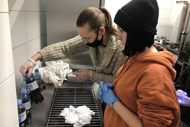 Kolorowe zajęcia ze streetworkerkami