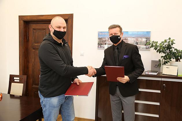 Podpisano kolejne umowy na wsparcie realizacji zadań publicznych z zakresu sportu na 2021 r.