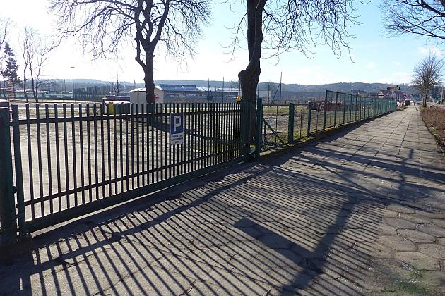 Rusza budowa parkingu i dziedzińca przy Szkole Podstawowej nr 1