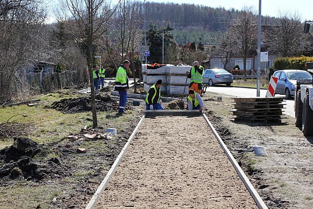 Na Harcerzy powstaje chodnik z Budżetu Obywatelskiego