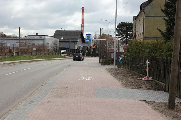 Na Kossaka powstał szeroki ciąg pieszo-rowerowy