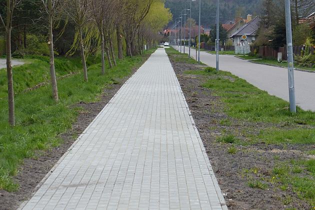 990 metrów nowego chodnika na Harcerzy