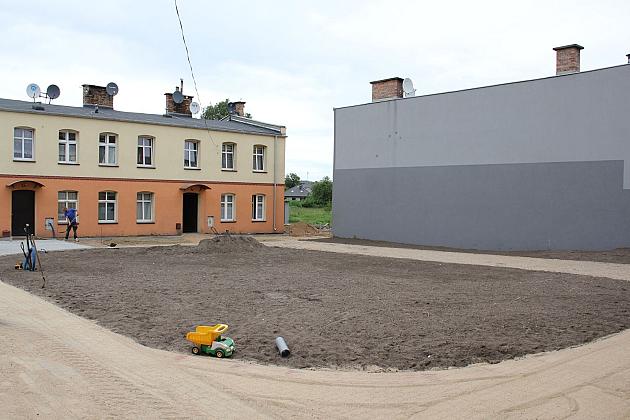 Na Malczewskiego powstaje podwórko integracyjne