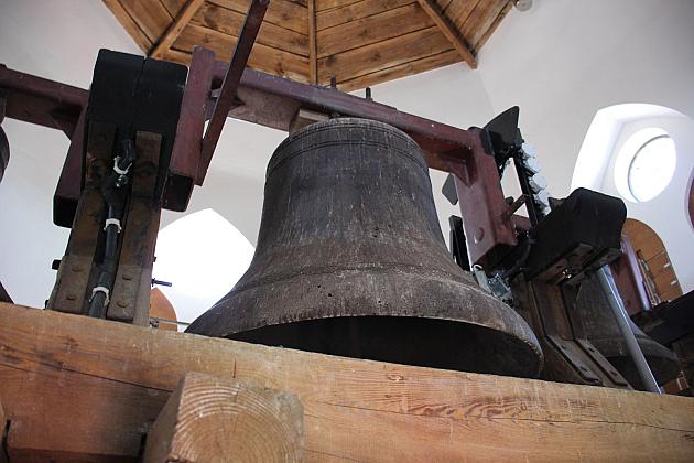 Wieża zabytkowego kościoła NMP Królowej Polski po remoncie