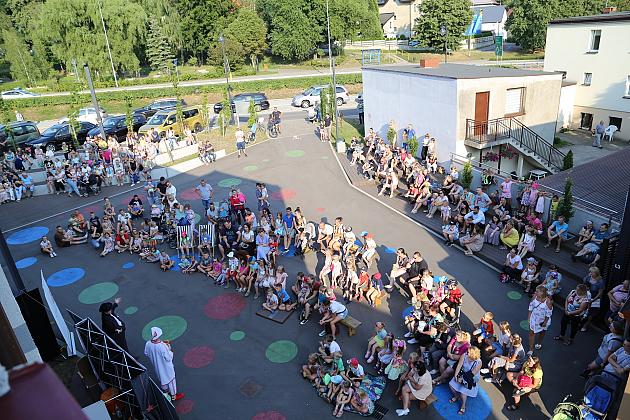Radość w „Zakątku Kultury”. Letnie spektakle dla najmłodszych widzów