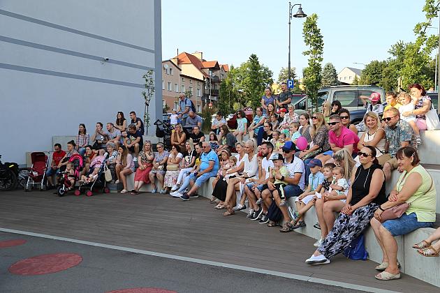 Radość w „Zakątku Kultury”. Letnie spektakle dla najmłodszych widzów
