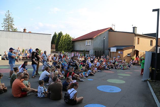 Radość w „Zakątku Kultury”. Letnie spektakle dla najmłodszych widzów