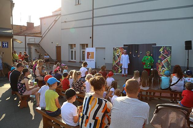 Radość w „Zakątku Kultury”. Letnie spektakle dla najmłodszych widzów