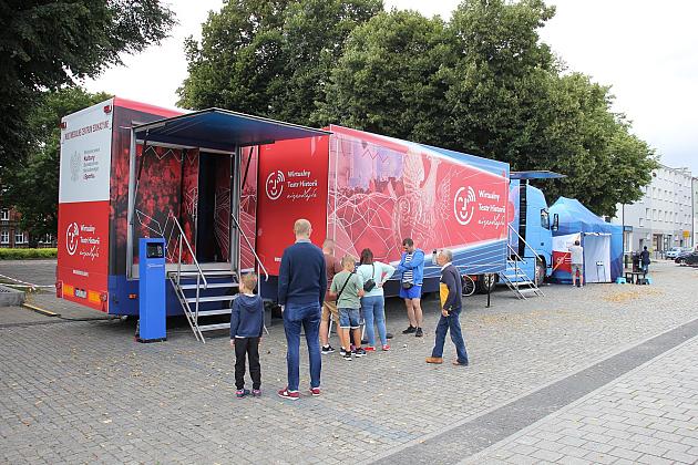 Wirtualny Teatr Historii na Placu Pokoju 17-19 sierpnia