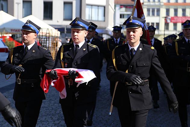 Uroczystość nadania sztandaru dla strażaków