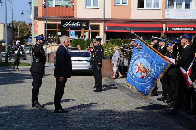 Uroczystość nadania sztandaru dla strażaków