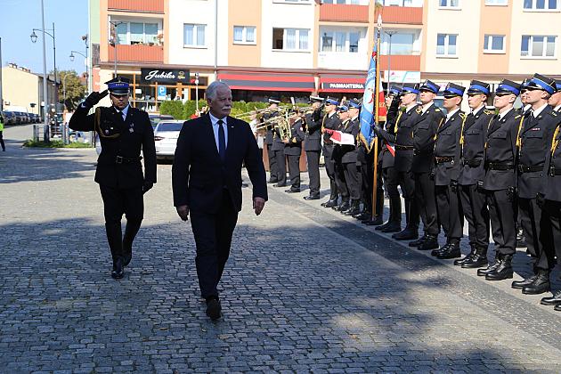 Uroczystość nadania sztandaru dla strażaków