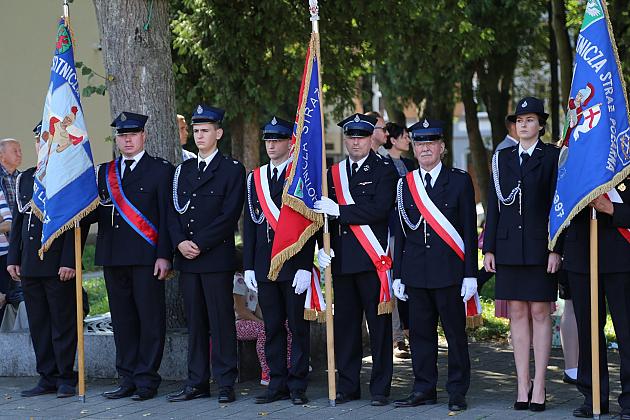 Uroczystość nadania sztandaru dla strażaków
