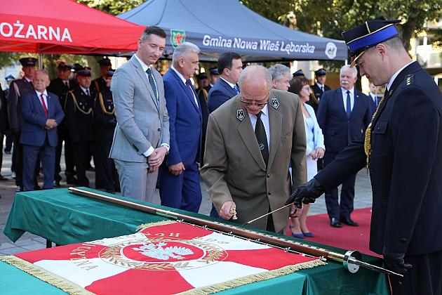 Uroczystość nadania sztandaru dla strażaków