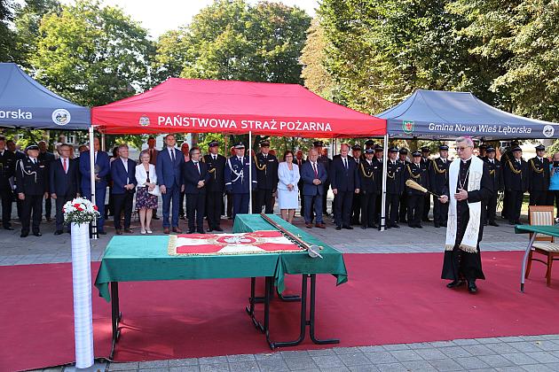 Uroczystość nadania sztandaru dla strażaków