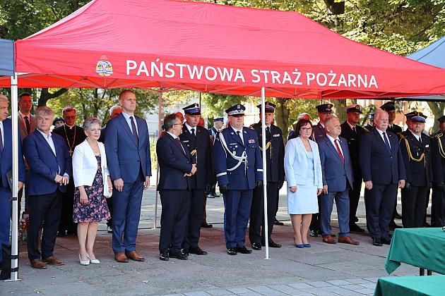 Uroczystość nadania sztandaru dla strażaków