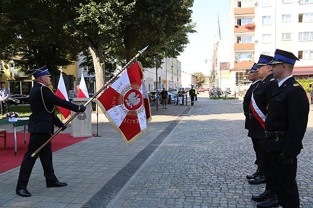 Uroczystość nadania sztandaru dla strażaków