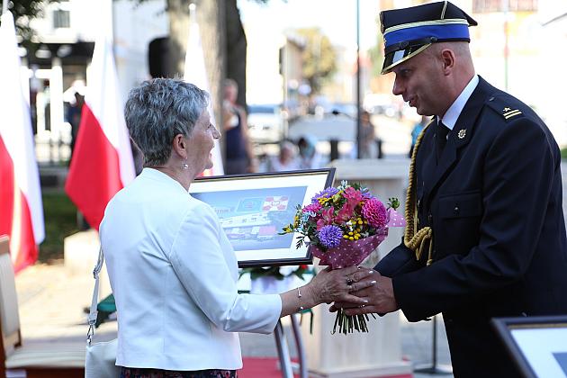 Uroczystość nadania sztandaru dla strażaków