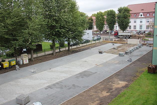 Przy Szkole Podstawowej nr 8 powstaje parking