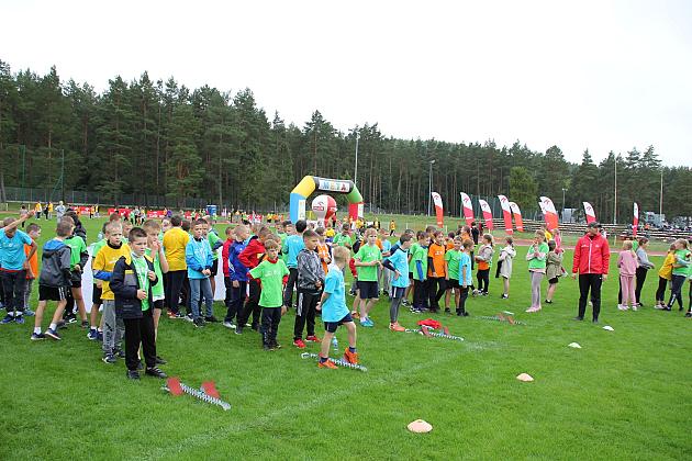 „Z podwórka na bieżnię”. Święto sportu na stadionie