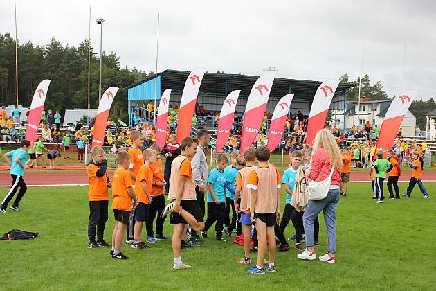 „Z podwórka na bieżnię”. Święto sportu na stadionie